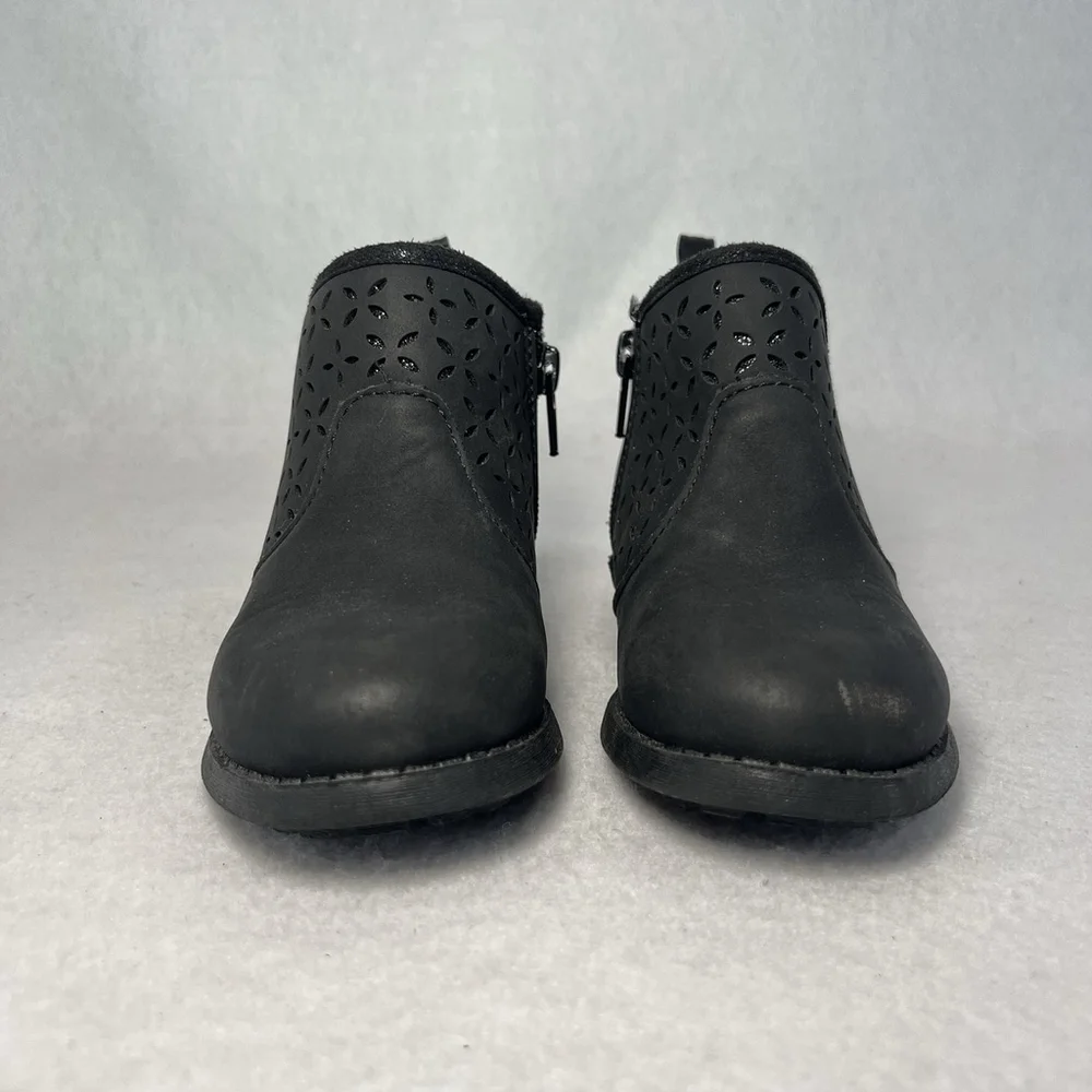OshKosh B’Gosh Estell Toddler Girl Fashion Boots Size 8M Side Zip Black Color